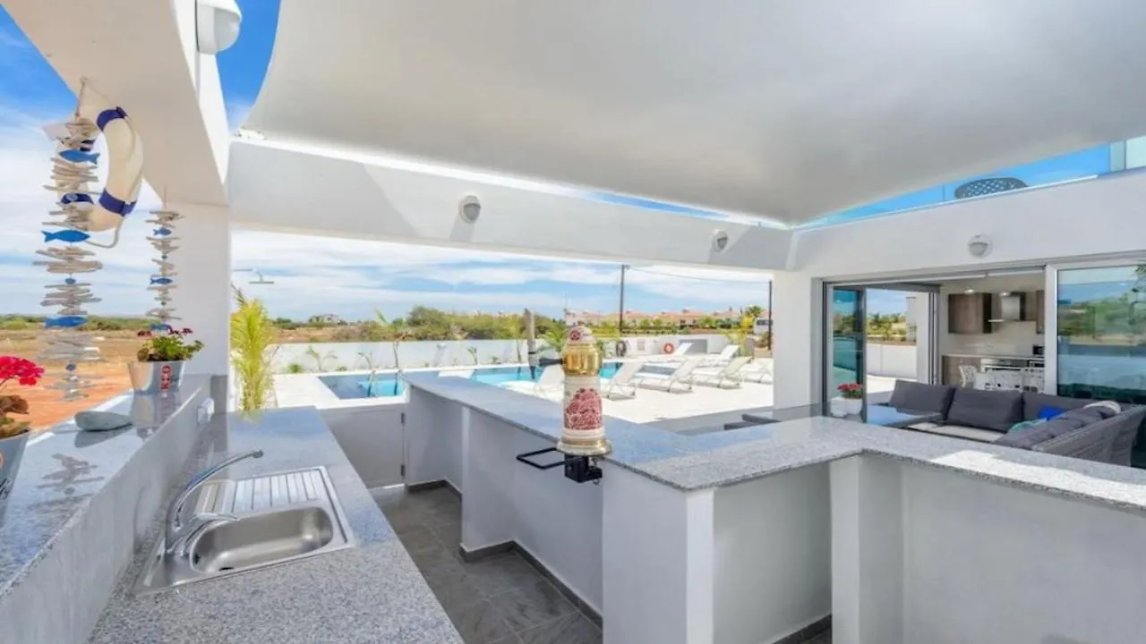 Villa Tzialli Ayia Napa